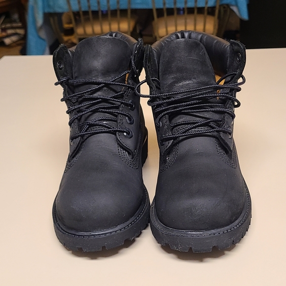 Timberland classic 6" boot size 2 - Picture 2 of 9